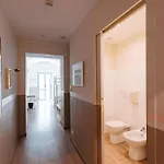 Tomato Backpackers Hostal *