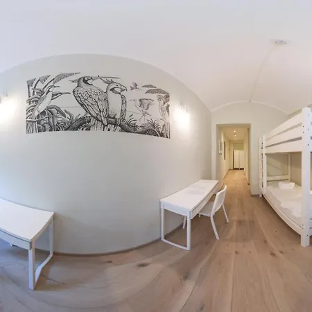 Хостел Tomato Backpackers Турин