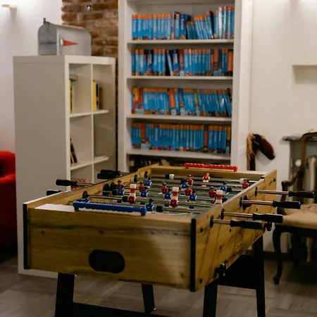 Tomato Backpackers Hostel Turyn