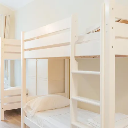 Tomato Backpackers Turin