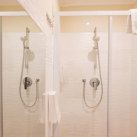 Tomato Backpackers Vandrarhem