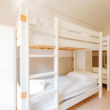 Tomato Backpackers Vandrarhem *