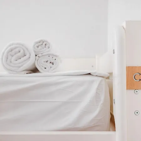 Tomato Backpackers Ostello